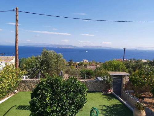 索瓦拉Elia Villa - Aegina, Souvala的海景花园