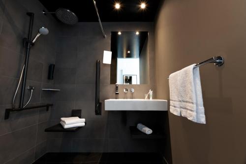 B&B HOTEL St Gallen的一间浴室