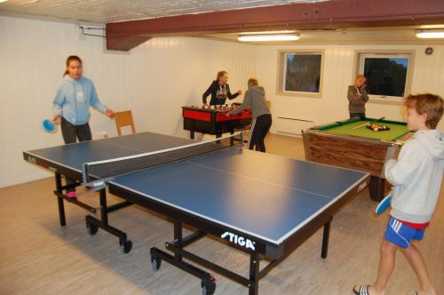 Camp Sjusjøen内部或周边的乒乓球设施