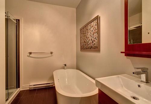 Le Champlain Condo-Hôtel的一间浴室