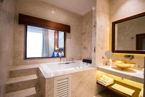 Belad Bont Resort的一间浴室