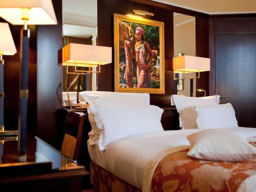 Royal Hotel Oran - MGallery Hotel Collection客房内的一张或多张床位