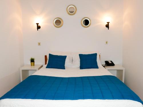 库巴塔酒店客房内的一张或多张床位