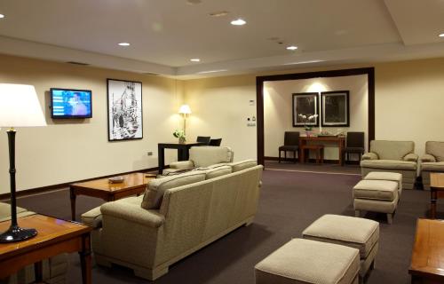 维戈科亚酒店的电视和/或娱乐中心