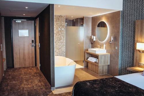 Van der Valk Hotel Breda的一间浴室