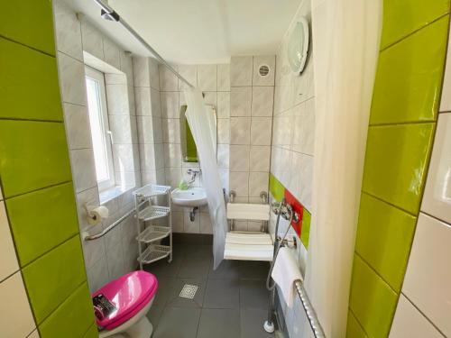 Dom Gościnny Batawia的一间浴室