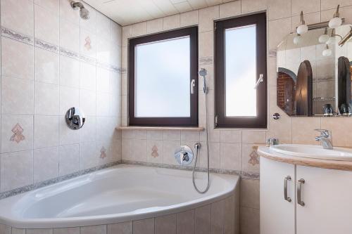 Hotel & Restaurant Sichelschmiede的一间浴室