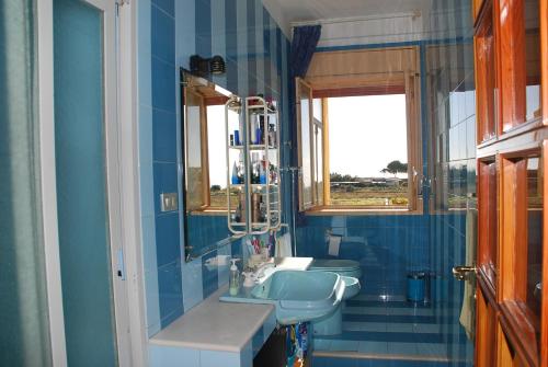 帕洛港2 bedrooms apartement with sea view furnished terrace and wifi at Porto Palo 1 km away from the beach的相册照片