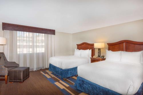 温德姆新奥尔良法国区酒店客房内的一张或多张床位