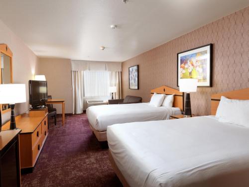 西瓦利城Crystal Inn Hotel & Suites - West Valley City的相册照片