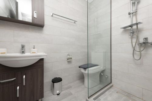 Diamanti Apartments Downtown Limenas Thasos的一间浴室