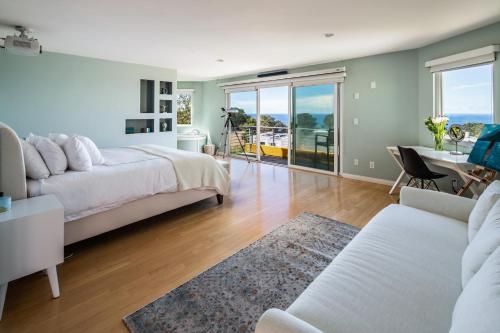 圣地亚哥Beach Resort Home with Ocean Views Jacuzzi & Sauna!的相册照片
