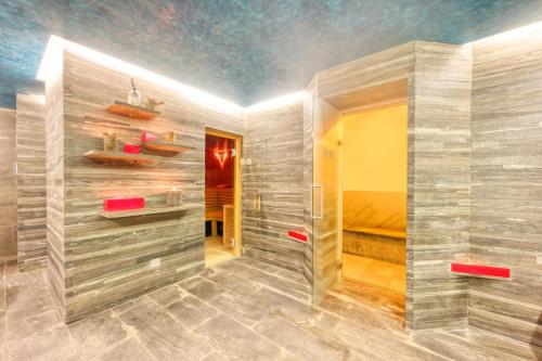 Hotel Arca Solebad & Spa的一间浴室