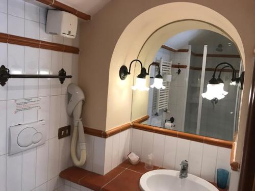 Hotel OKAPI的一间浴室