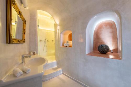 Villa Renos Hotel的一间浴室