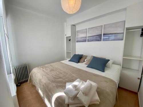 Beautiful apartment in the centre of Nerja客房内的一张或多张床位