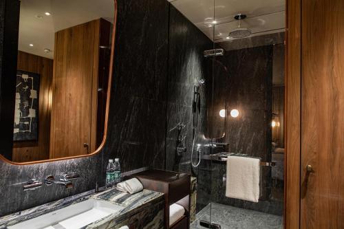 北京大兴国际机场木棉花酒店的一间浴室
