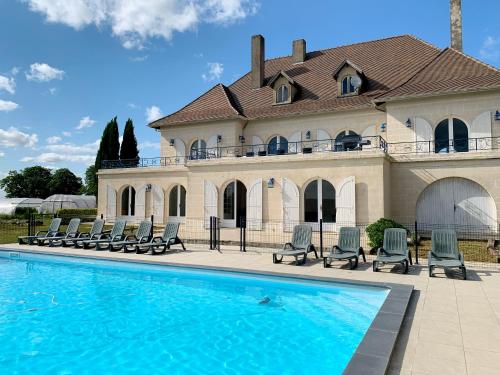 卡斯泰勒雅卢Magnifique villa de charme avec piscine的相册照片
