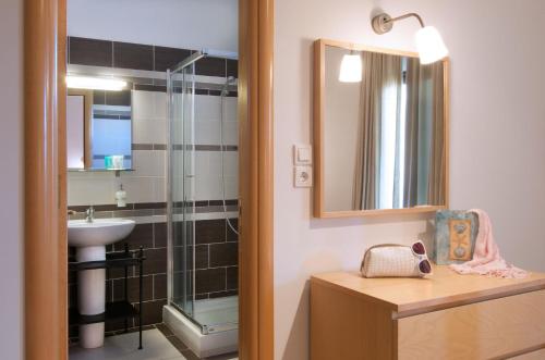 Miraluna Aparthotel的一间浴室