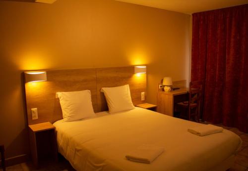 Hotel Marinet客房内的一张或多张床位