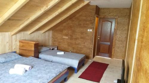 Etno selo ŽURIĆ客房内的一张或多张床位