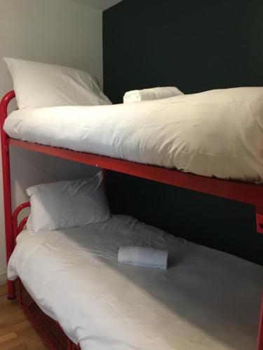 Cheap Budget Accommodation客房内的一张或多张床位