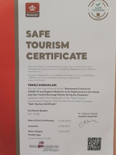 安塔利亚特克里考纳克拉里酒店的餐厅的旅游安全证书标志