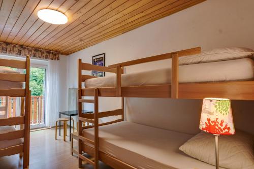 卢布诺赛文吉派维克客房及旅舍客房内的一张或多张双层床
