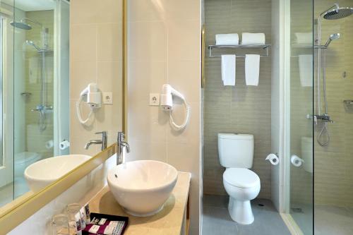 Mercure Bandung Nexa Supratman的一间浴室