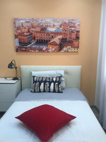 博洛尼亚ODA ROOMS BO - FIERA - CENTRO METEO EU - FICO EATALY的一间卧室配有一张壁画床