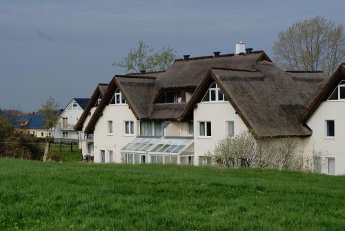 Fewo 18 im Strandhaus Lobbe mit Balkon picture 2
