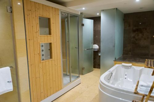 博马内罗毕酒店的一间浴室