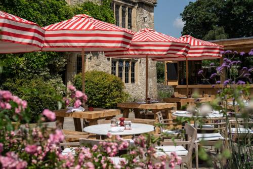 The Double Red Duke, Cotswolds餐厅或其他用餐的地方