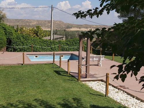 Casa rural tres regiones内部或周边的泳池