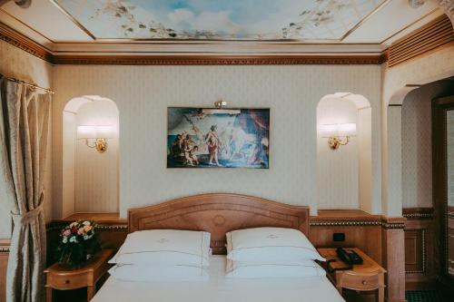 河流皇宫酒店客房内的一张或多张床位