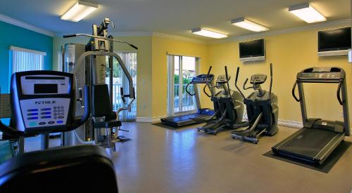 日落维斯塔斯两卧室海滨套房的健身中心和/或健身设施
