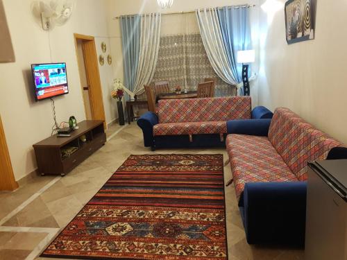 Entire Apartment 2bed Condo at Burban Oakwood