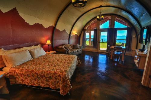 基奈半岛套房酒店客房内的一张或多张床位