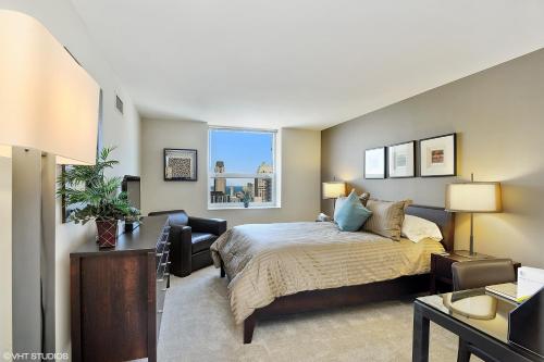 芝加哥格兰德帕拉扎顶层公寓的相册照片
