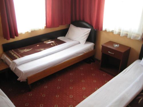 纳契米酒店客房内的一张或多张床位