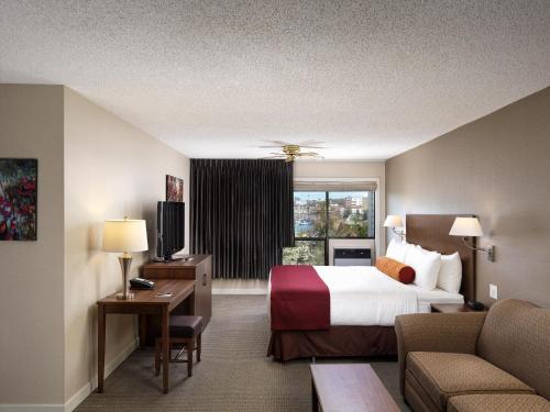 Huntingdon Hotel and Suites客房内的一张或多张床位