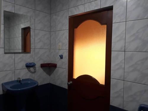 Hospedaje Petro Talara的一间浴室