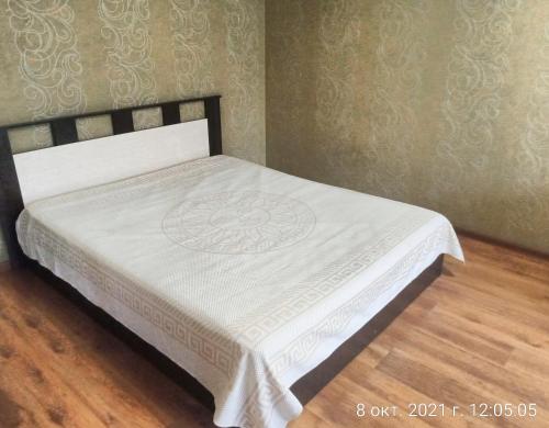 Always at home Apartment OnTransportnaya 11客房内的一张或多张床位