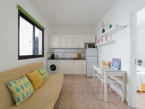 Mahostly Apartamento Comillas SF的厨房或小厨房