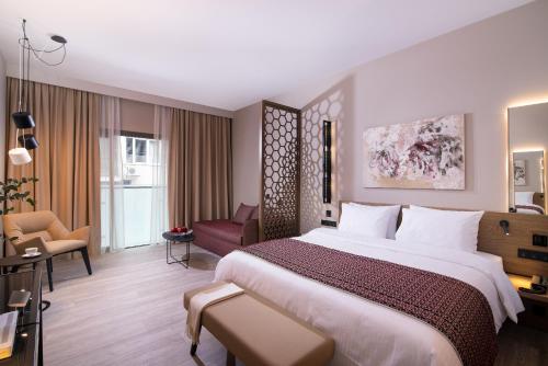 S Hotel Boutique Thessaloniki客房内的一张或多张床位