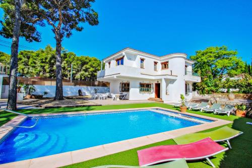 Colibri - modern, well-equipped villa with private pool in Moraira内部或周边的泳池