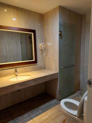 Hotel Grand Malebu的一间浴室