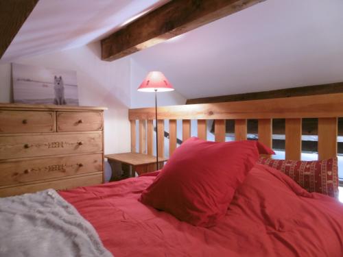 Le logis des cerfs客房内的一张或多张床位