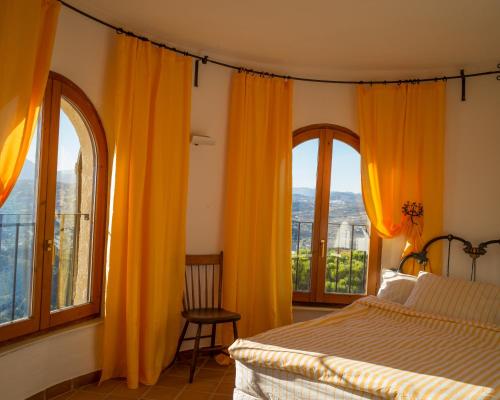 库姆布勒德尔索尔Casa Inca, Villa with heatable pool and top view atop Moraira El Portet的相册照片