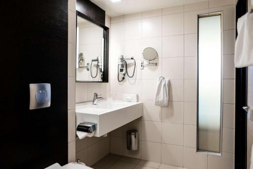 斯堪迪克安格莱斯酒店的一间浴室